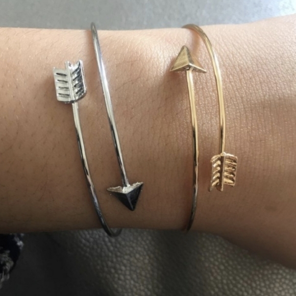 Arrow Bangle Bracelet Gold - Picture 3 of 3